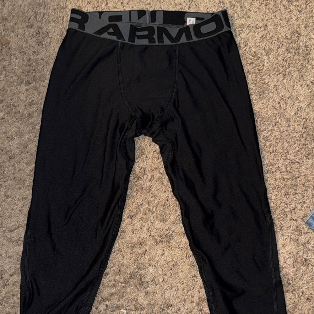 Under Armour Black Athletic compression/Leggings